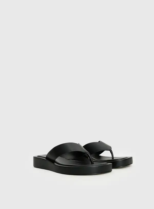 Smooth Strappy Sandals