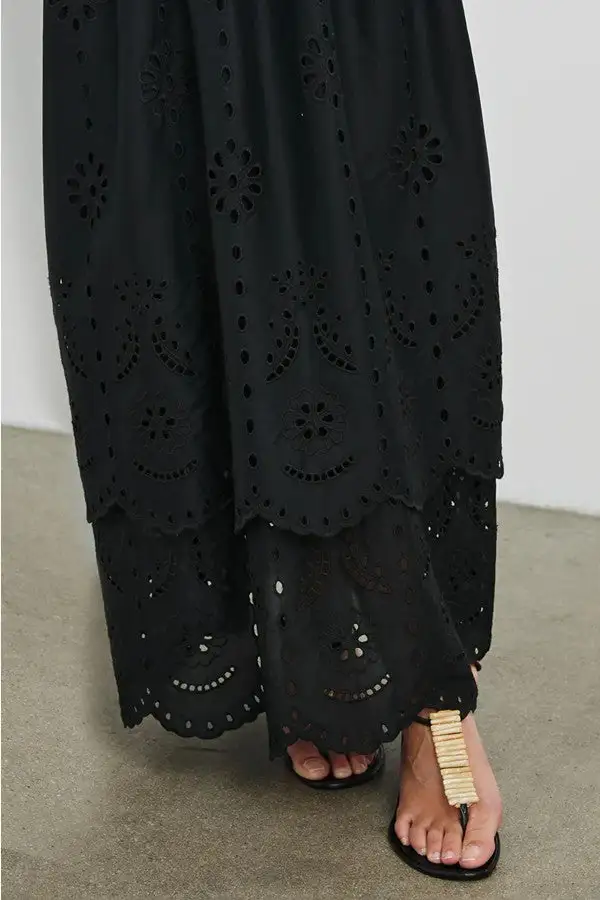 Women's Black Sleeveless Lace Hem Maxi Dress