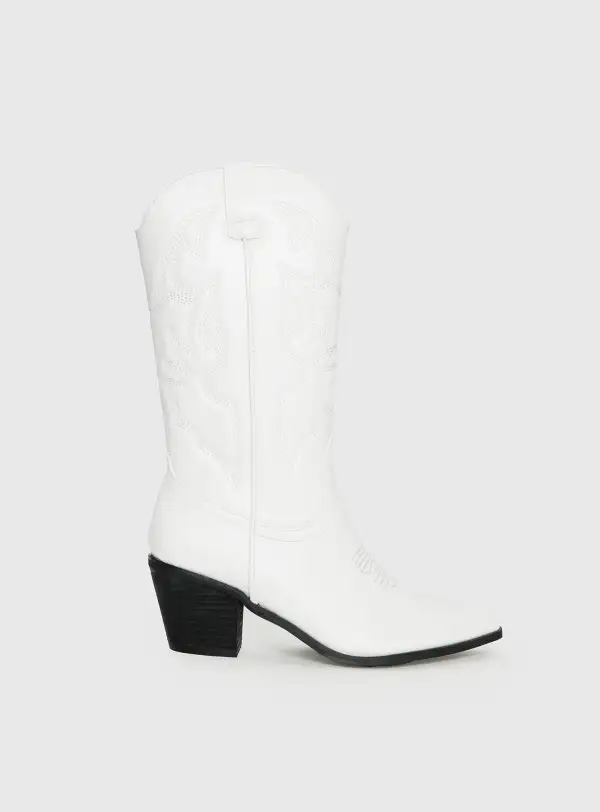 Streamlined Fashion Boots