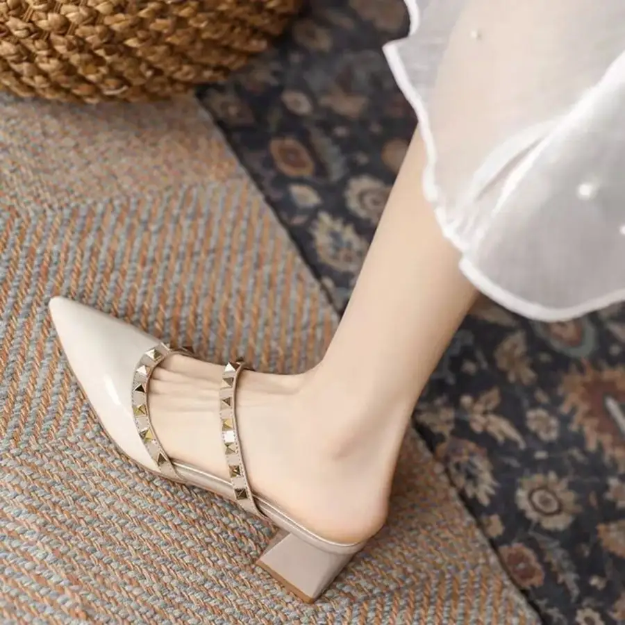 Relaxed Point Toe Block Heels Sandals