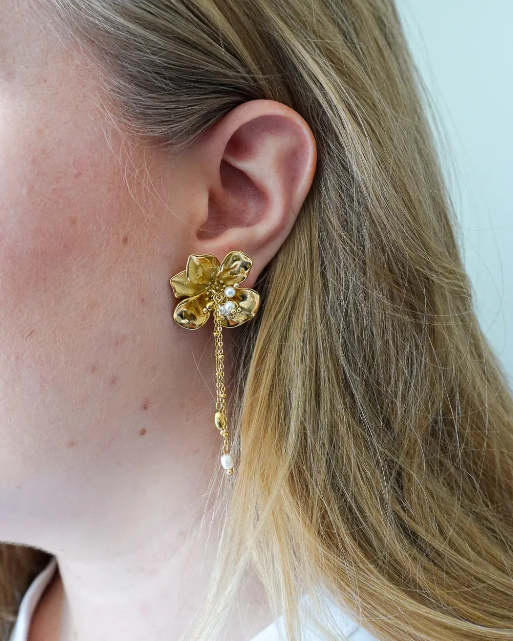 Clean Contour Drop Earrings