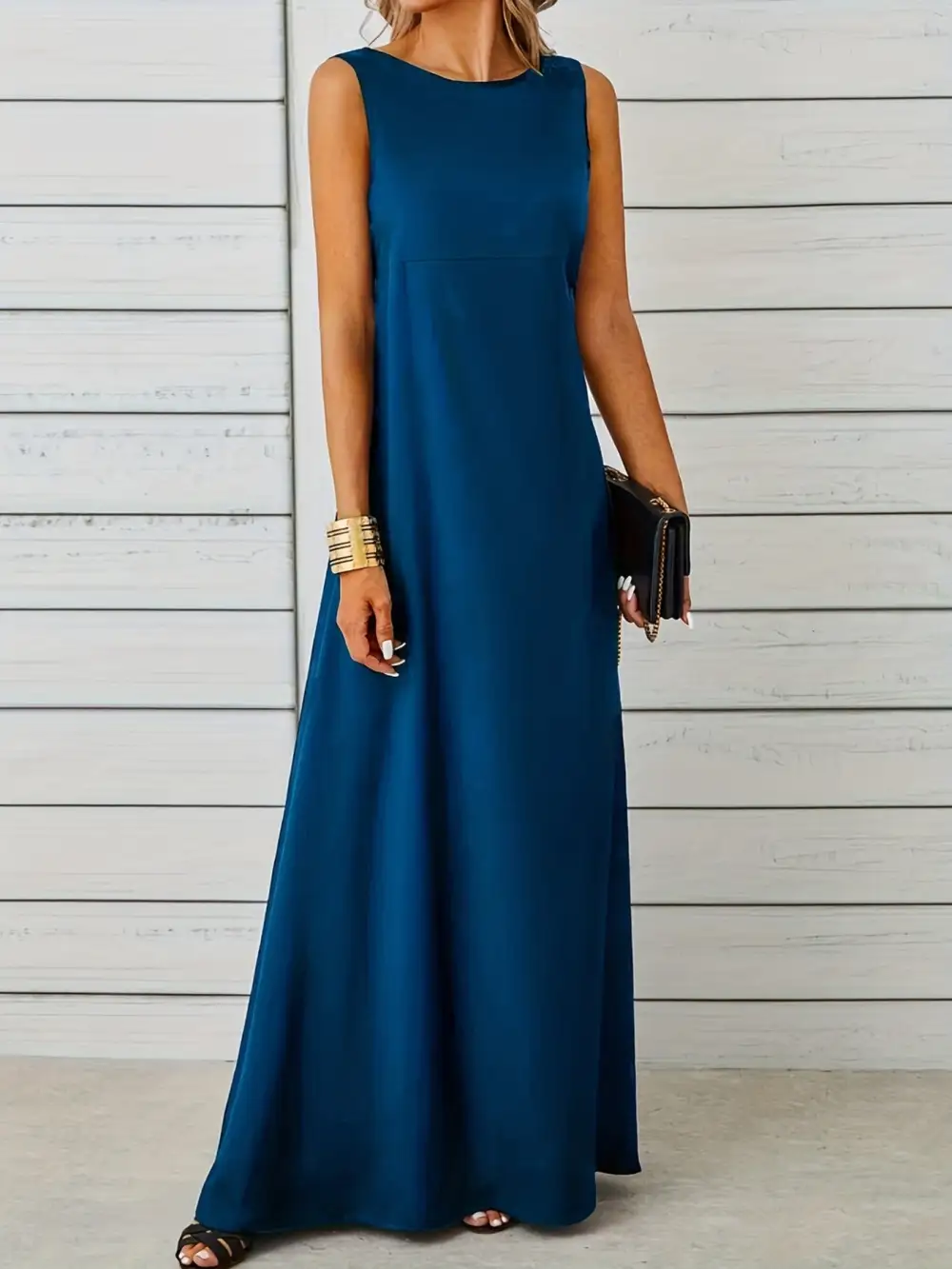 Balanced Detail Sleeveless Maxi Dress