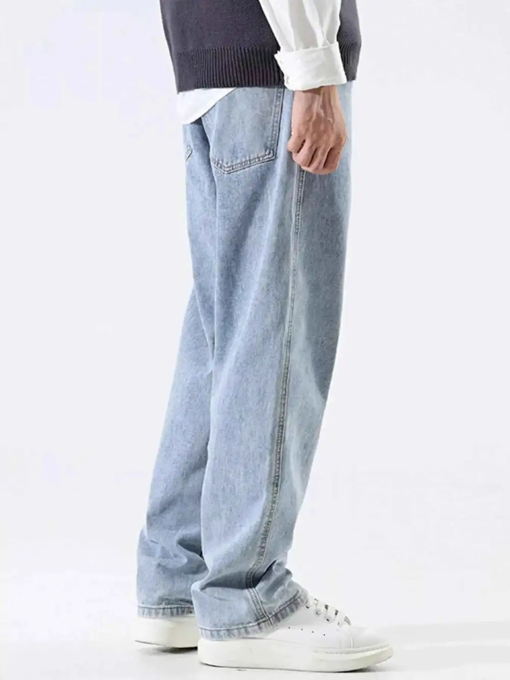 Relaxed Fit Wide Leg Jeans