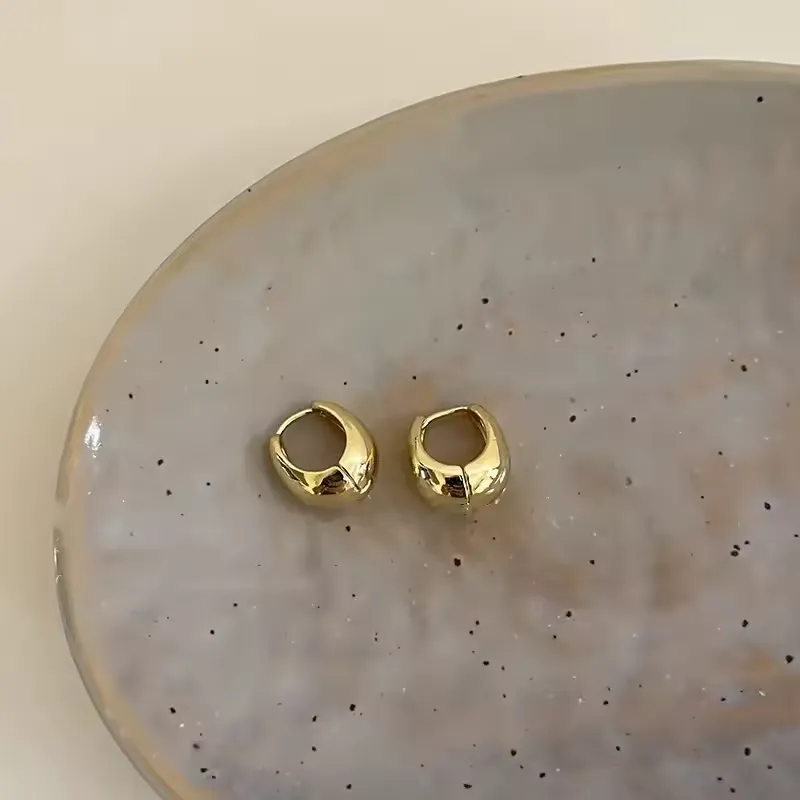 Retro circular ladies' earrings