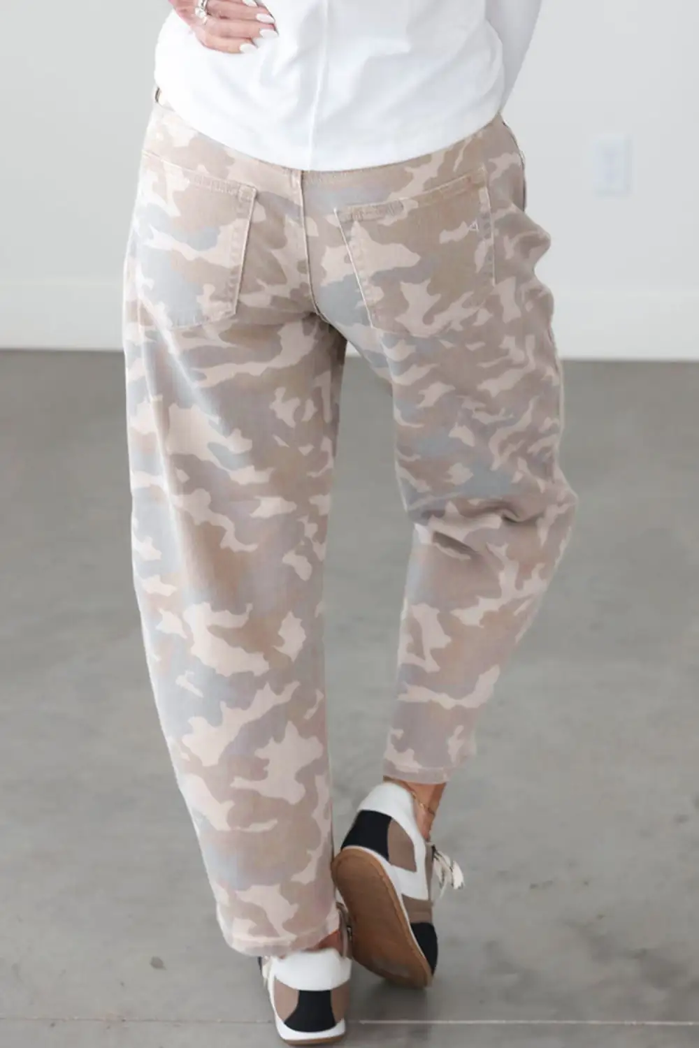Women's Camouflage Pattern Pocket Rivet Detail Ankle Length Harem Fit Jeans