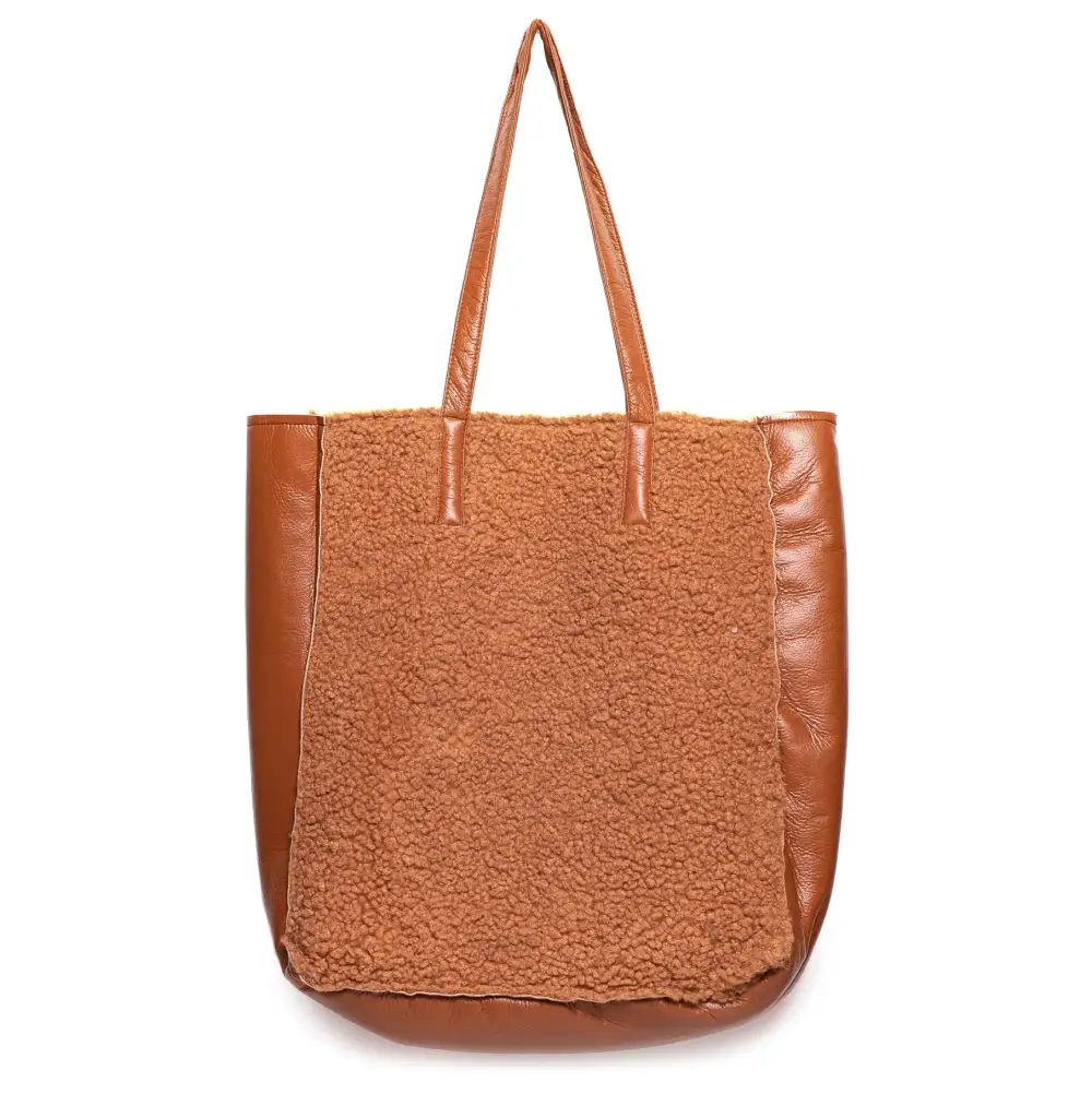 Refined Weekend Leather Handbag