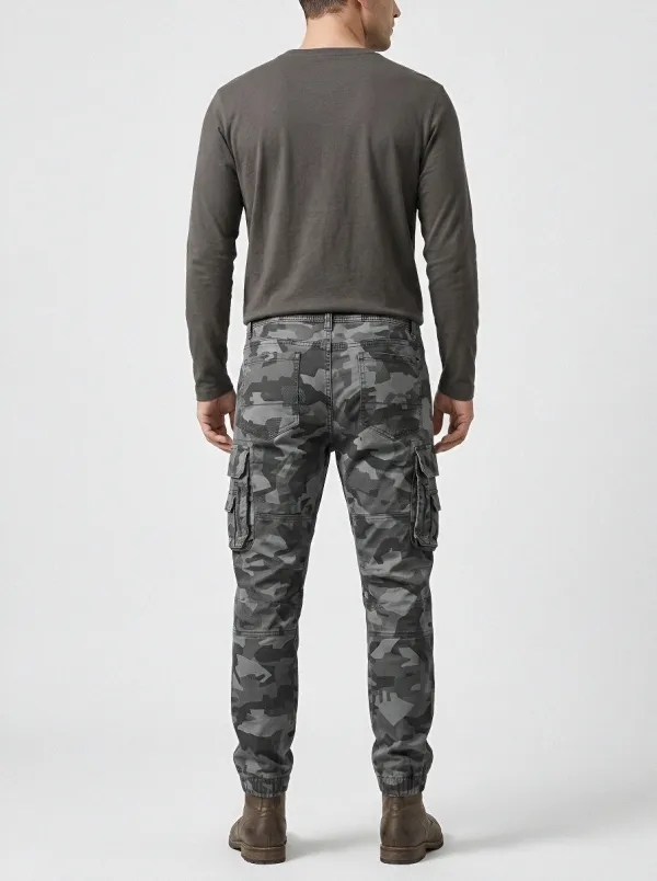 Adventure-Ready Camouflage Camouflage Cargo Pants