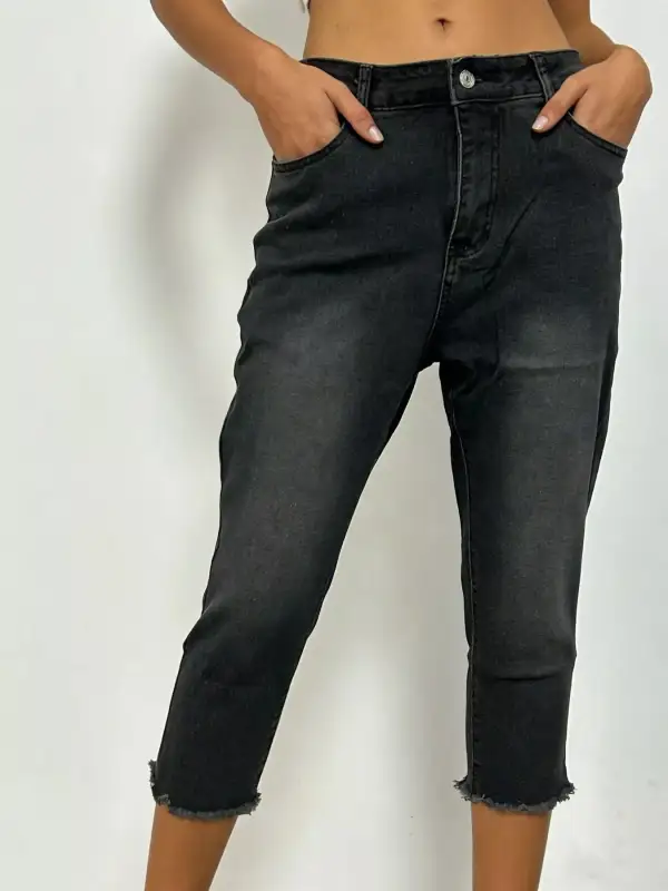 Raw Hem Capris Jeans