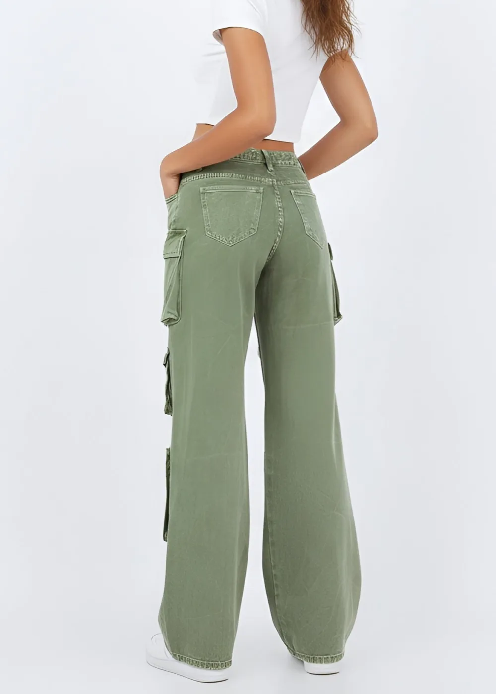 Relaxed-Fit Wide-Leg Cargo Pants