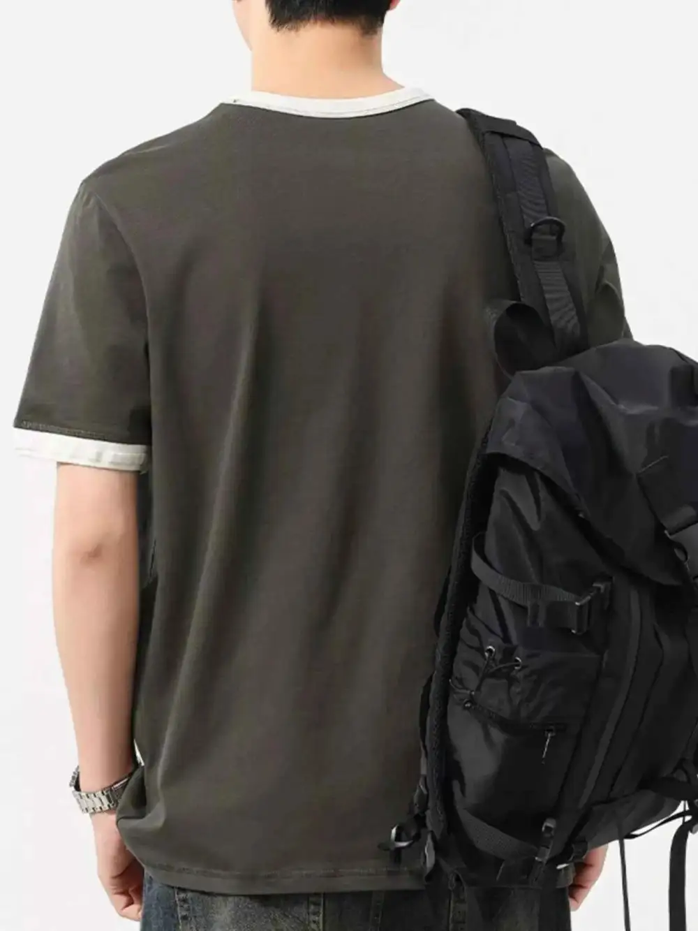 Two-Tone Short Sleeve Graphic T-Shirt