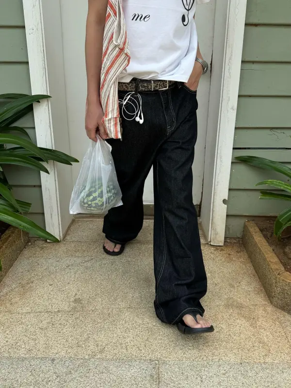 Distressed Printed Loose Fit Jeans