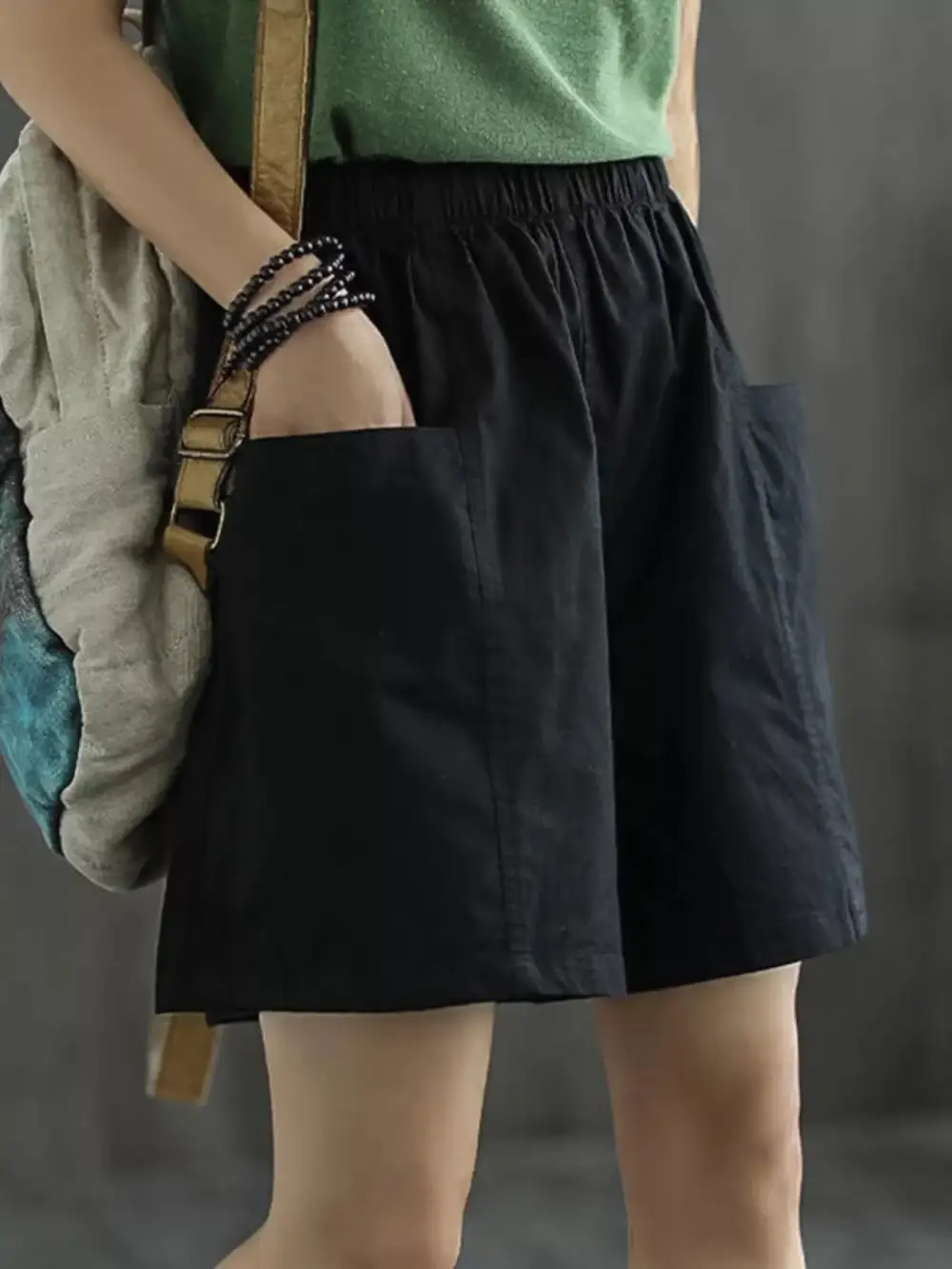 Elastic-Waist Pocketed Casual Shorts