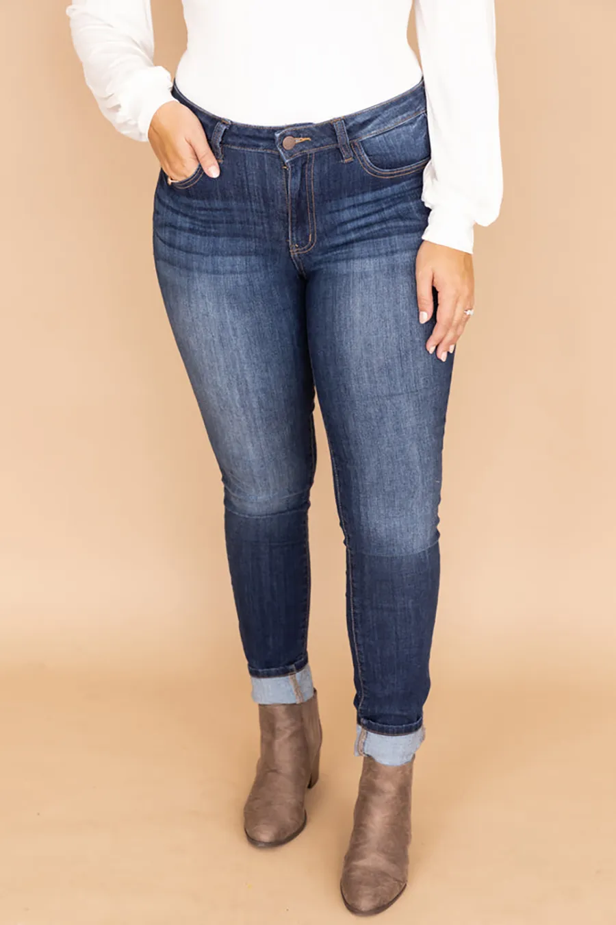 Stylish Dark Wash Skinny Jeans