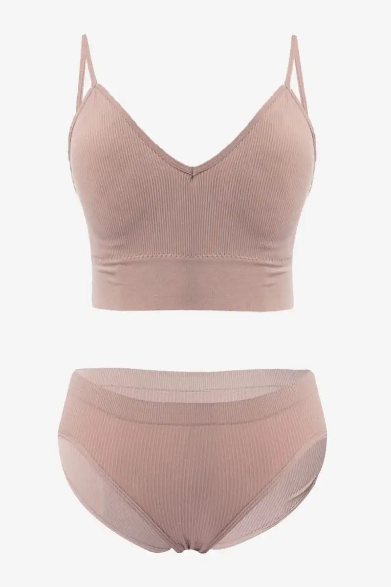 Contoured Seamless Lingerie Set