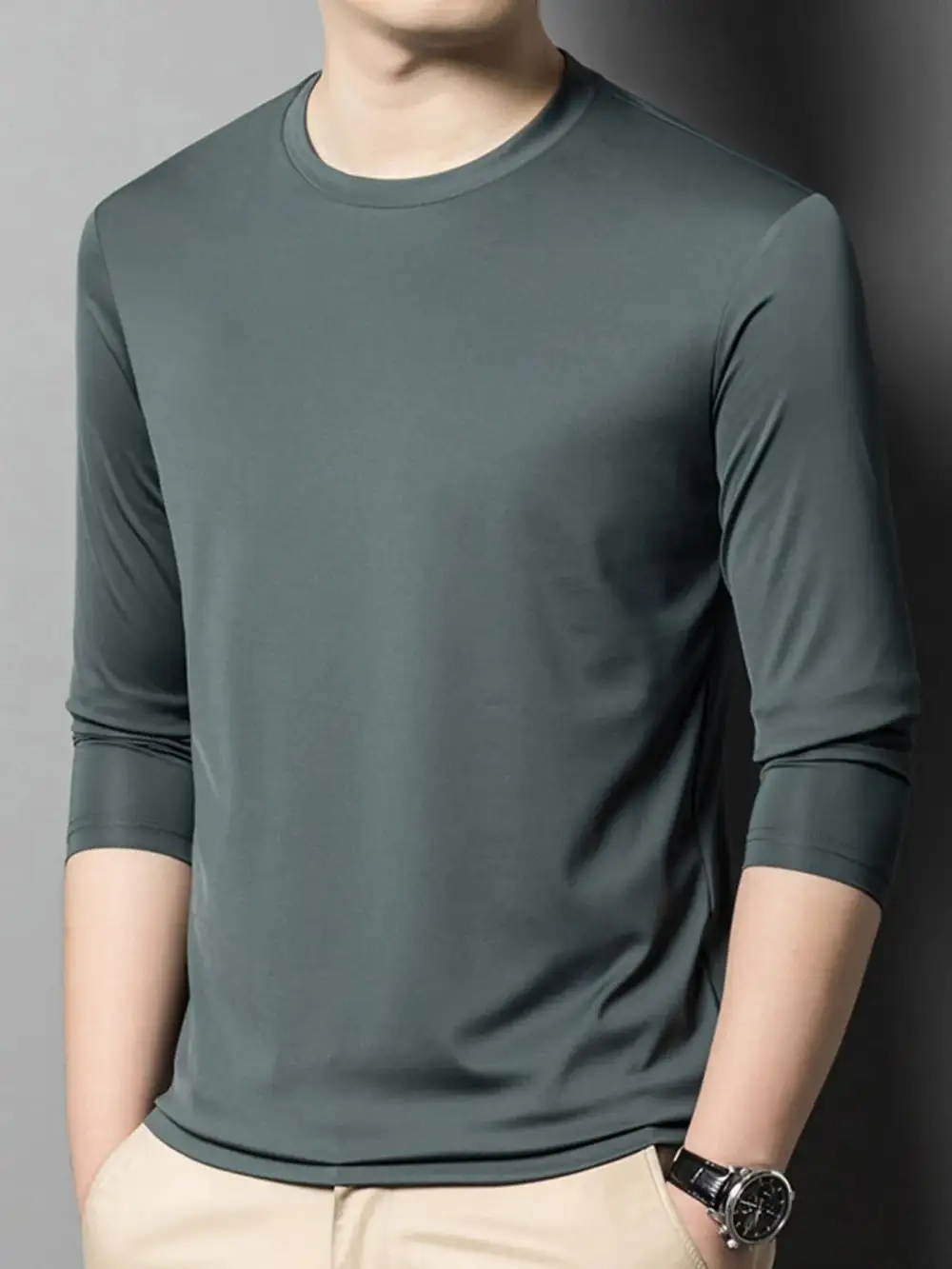 Round-Neck Long-Sleeve T-Shirt
