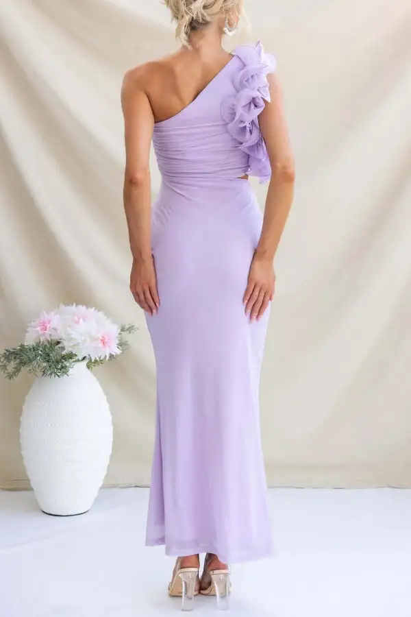 Sophisticated Sleeveless And Flowing Maxi Skirt