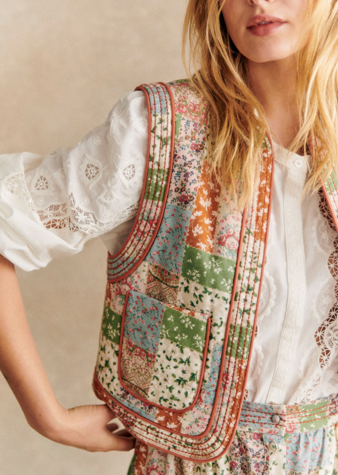 Cropped Sleeveless Printed Quilted Jacket