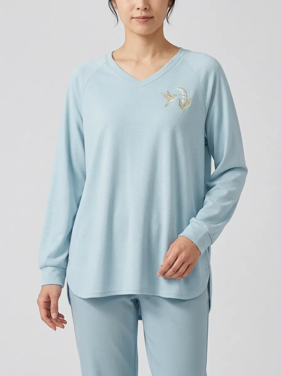 Women's Embroidered V-Neck Raglan Pullover