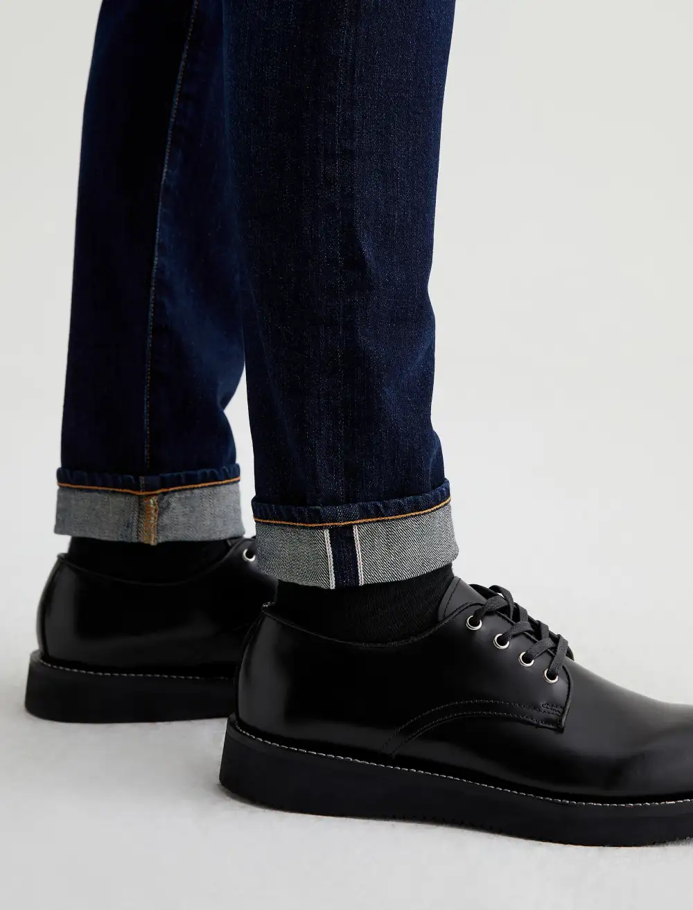 Men's Modern Slim Mid Rise Cuffed Jeans