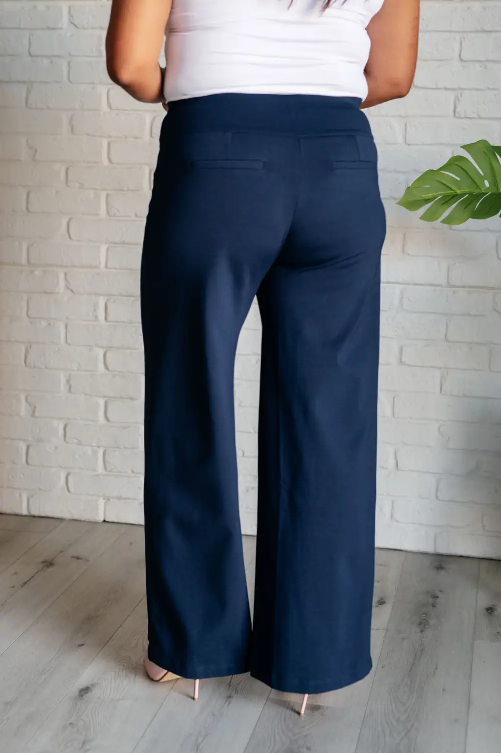 Magic Wide Leg Pants In