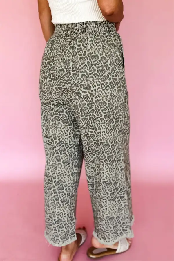 Women's Leopard Print Raw Hem Elastic Waist Loose Pull On Jeans