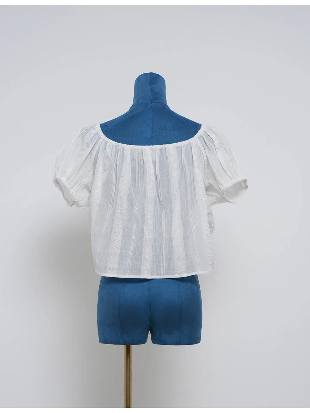 Geometric Pattern Neck Puff Short Sleeves Top