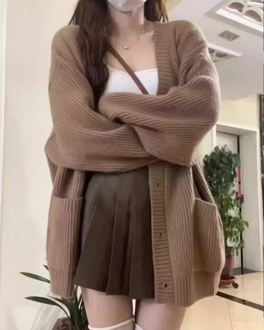 Classic Cashmere Button-Front V-Neck Relaxed-Fit Cardigan