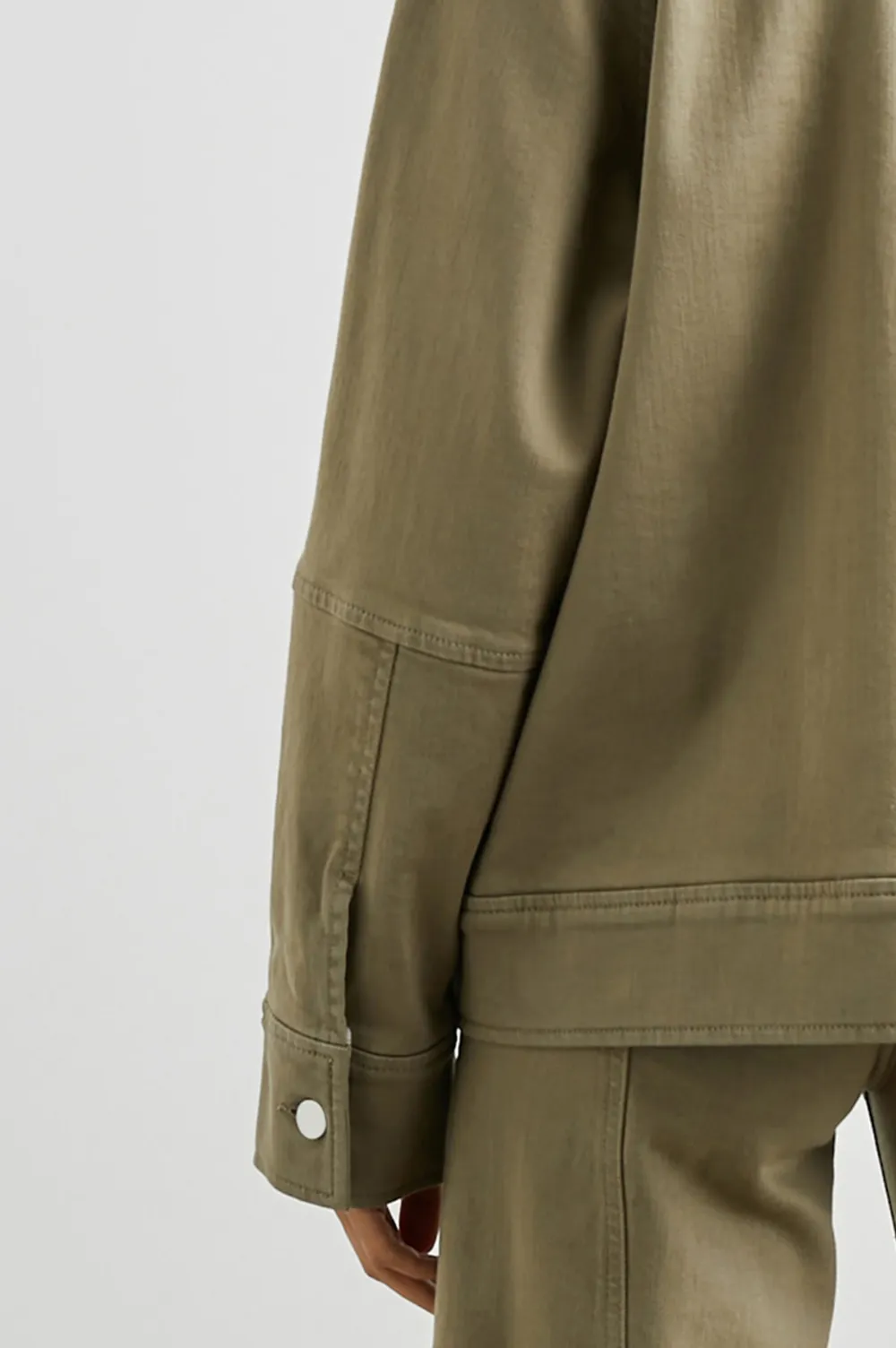 A Versatile Checked Long-Sleeved Women's Jacket