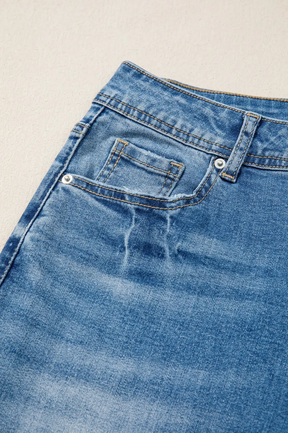 Refined Relaxed Washed Pocketed Straight Leg Jeans
