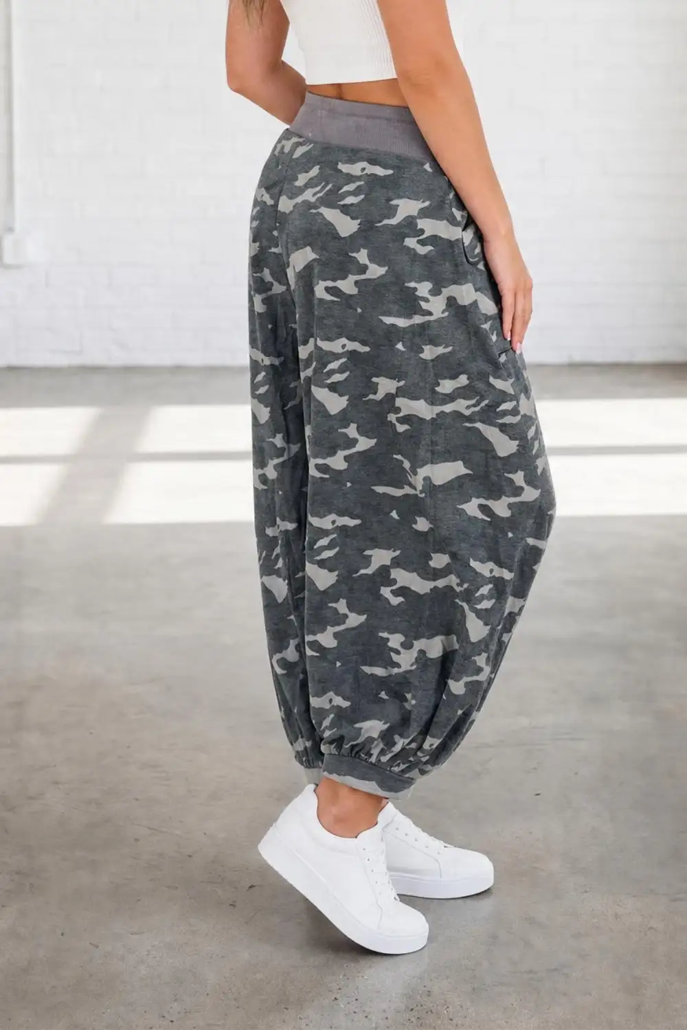 Drawstring Contrast Waistband Camouflage Cargo Barrel Trousers