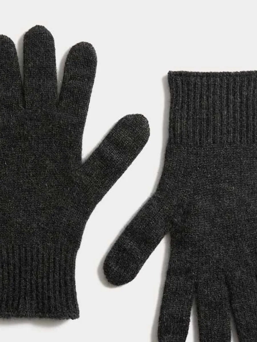 Sleek Knit Gloves