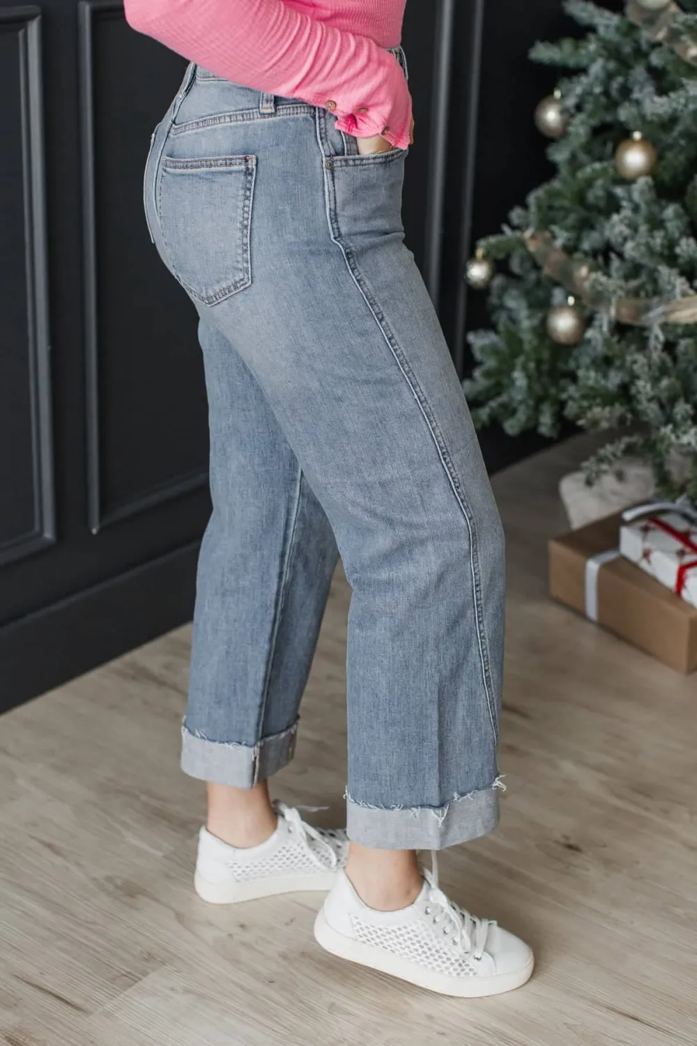 Mid-Rise Cuffed Boyfriend Clean Finish Jeans