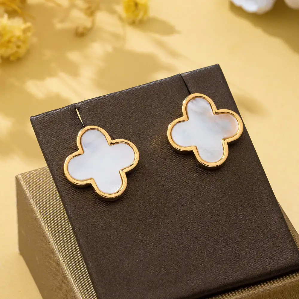 Mother Of Pearl Clover Stud