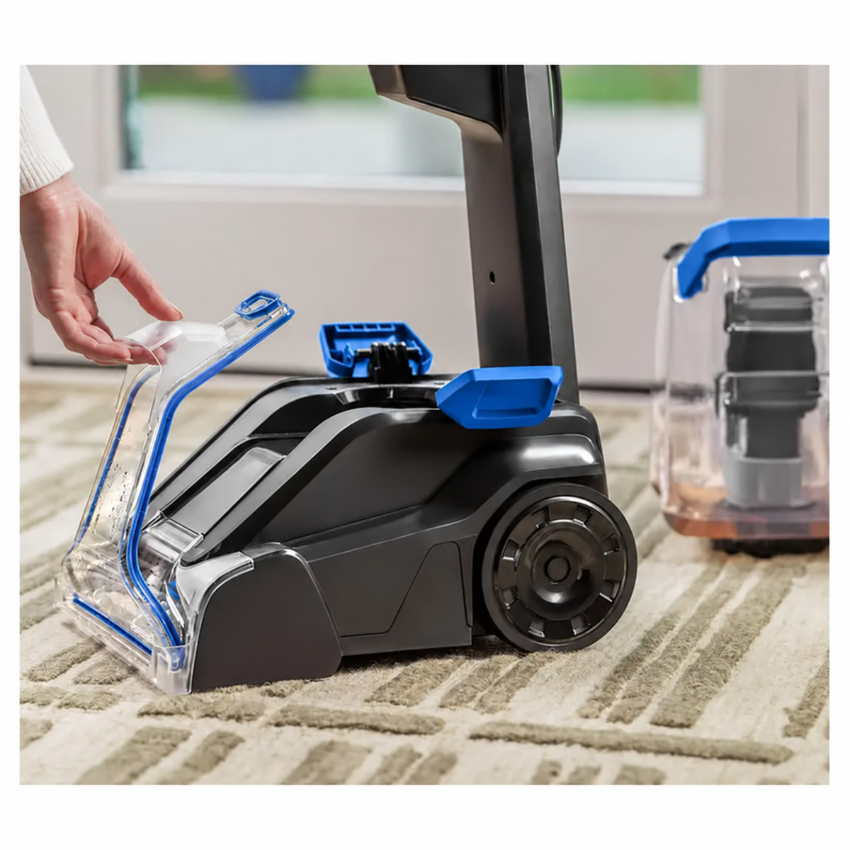 Removable front nozzle detail