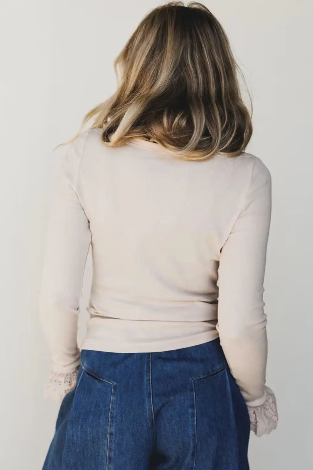 Women's Lace Round Neck Long Sleeve Top