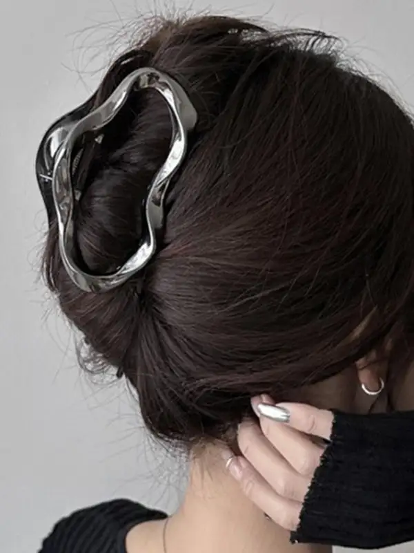 Polished Geometric Claw Clip