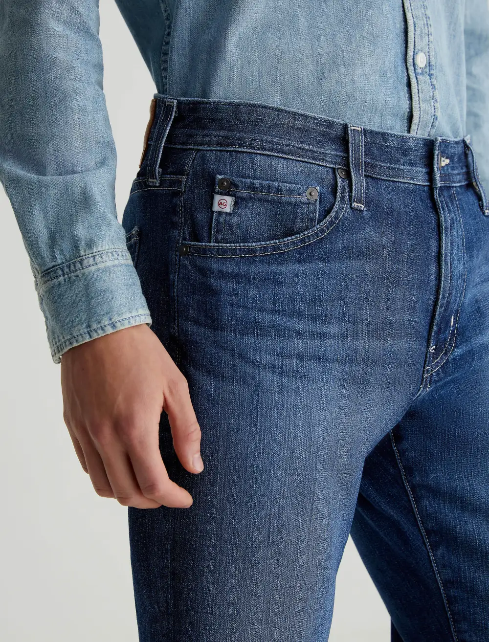 Men's Slim Straight Mid Rise Faded Jeans