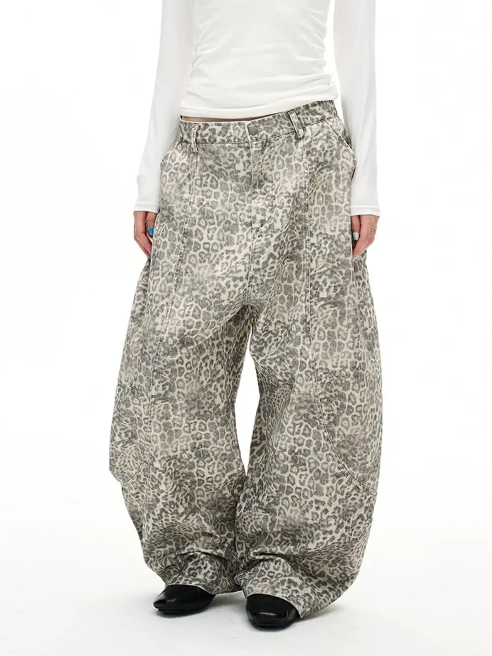 Barrel-Leg Curved-Cut Leopard Pants