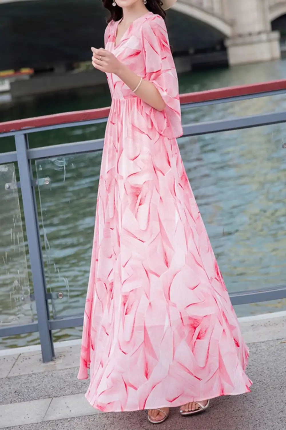 Relaxed Chiffon Swing V Neck Maxi Dress