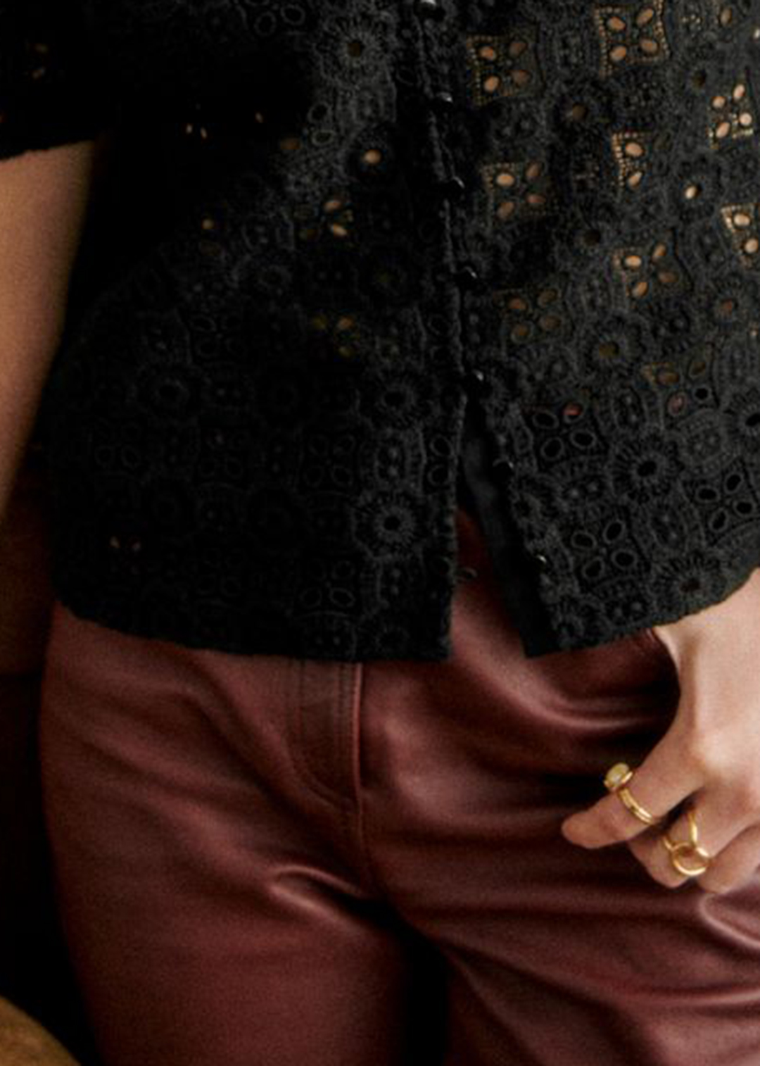 Short Sleeved Recursive Hollow Solid Color Top