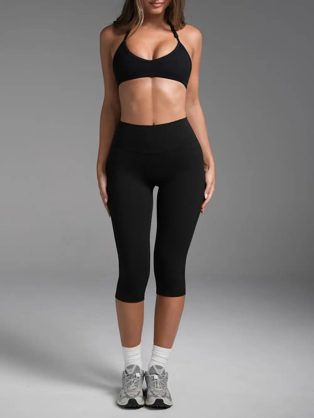 Smooth-Scrunch Scrunch-Detail Capri Leggings