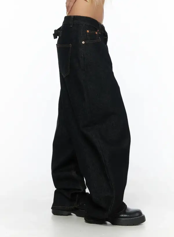 Loose-Fit Low-Rise Baggy Jeans