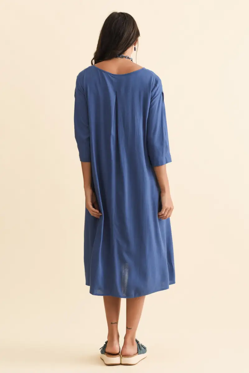 Linen Pocket Round-Neck Three-Quarter-Sleeve Draped Relaxed Knee-Length Dress