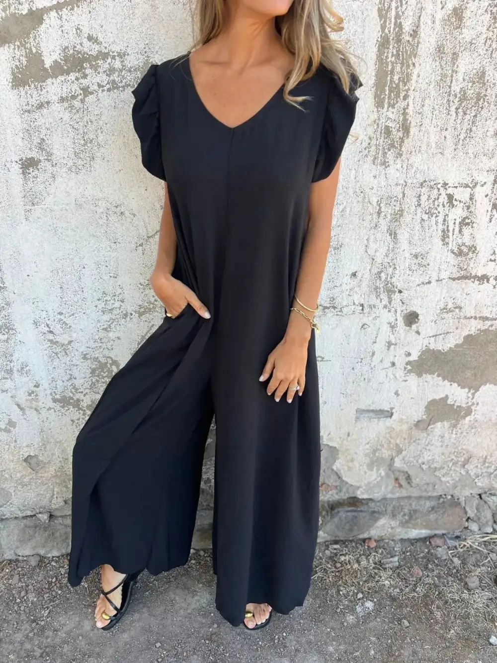 Plus Size V Neck Cap Sleeve Accessory