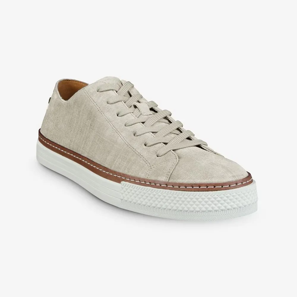 Relaxed Fit Casual Style Pull-On Sneaker