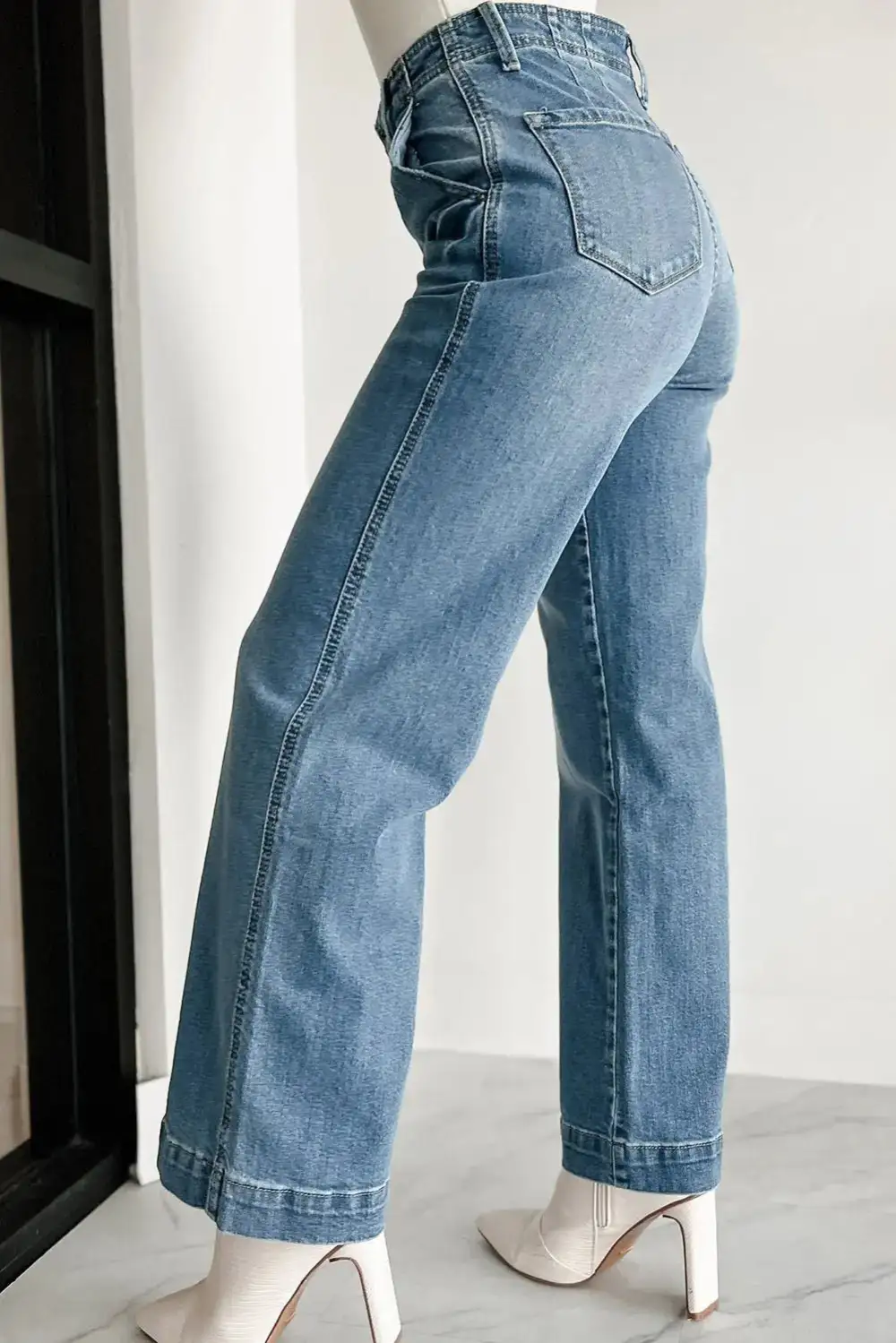 Straight Leg Casual Jeans