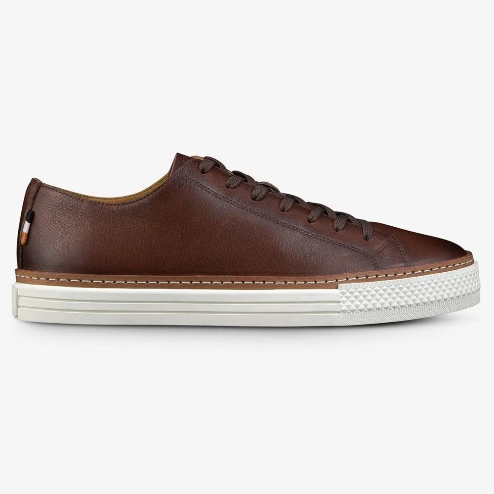 Relaxed Fit Casual Style Pull-On Sneaker