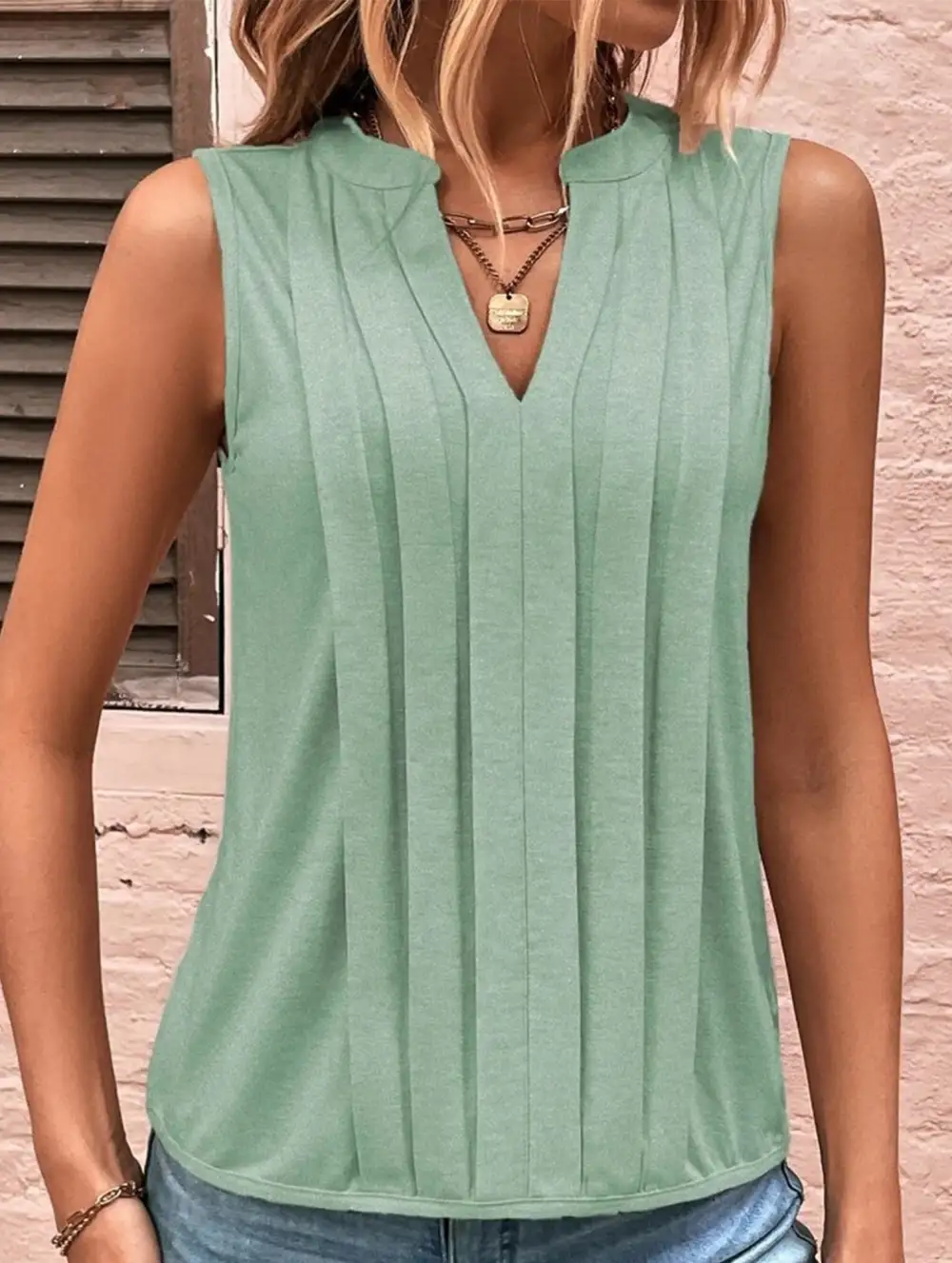 Slim Fit Pleats Sleeveless V Neck Top