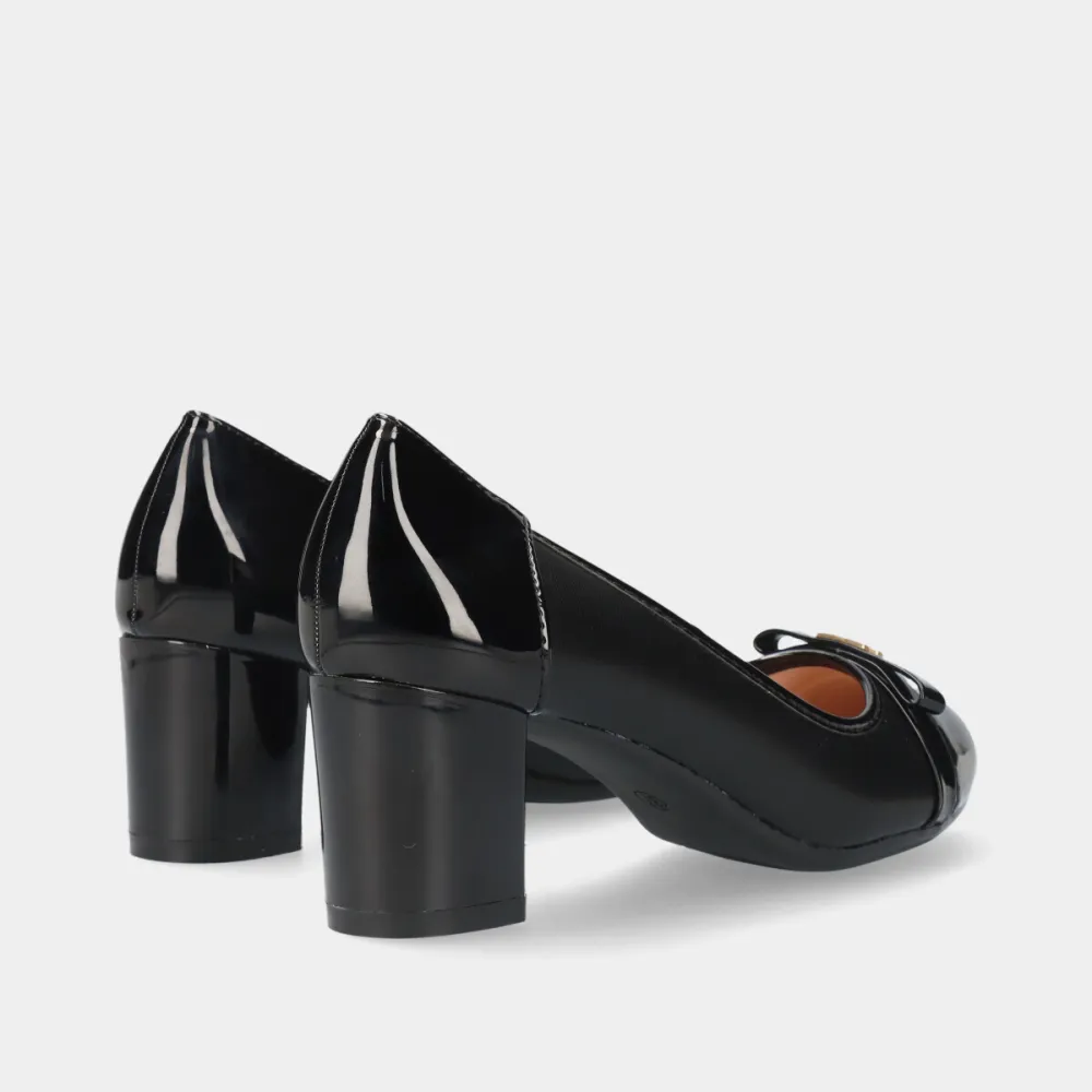 Textured Refined Classic Comfort Pumps