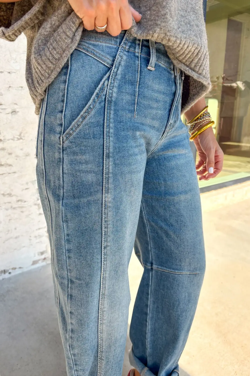 Women's Medium Wash Cuffed Barrel Jeans